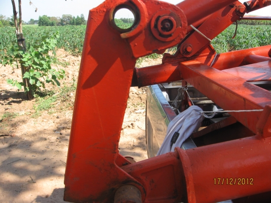 ขายชุดตักหน้ารถไถ32 แรง