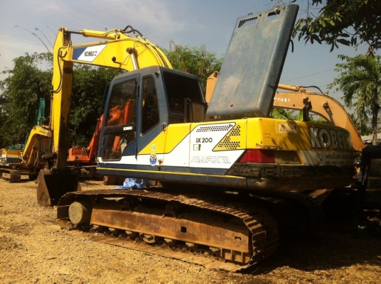 ขาย Kobelco SK200 Mark 3 สภาพร้อมเช็คระบบไฟเรียบร้อยแล้ว สนใจติดต่อ ท่าม่วง แทรกเตอร์ 081-3030788, 0851746828