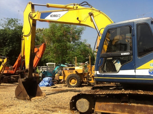 ขาย Kobelco SK200 Mark 3 สภาพร้อมเช็คระบบไฟเรียบร้อยแล้ว สนใจติดต่อ ท่าม่วง แทรกเตอร์ 081-3030788, 0851746828