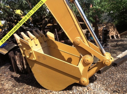 ขาย Komatsu PC 200-3 สภาพร้อมทำงาน สีตัวถังสวยครับ เช็คไฮโดรริครั่วซึมเรียบร้อยครับ สนใจติดต่อ ท่าม่วง แทรกเตอร์ 081-3030788, 085-1746828