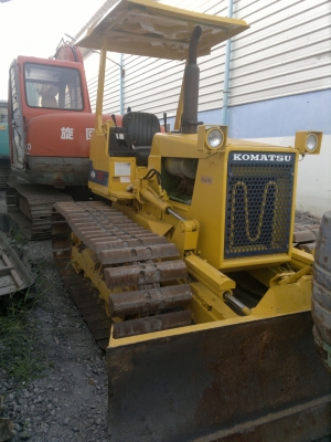 รถแทรกเตอร์ KOMATSU D20P-6 รถนอกนำเข้า สภาพดีมาก ใช้งานน้อย ติดต่อ มานะ 085-9049669