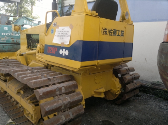 รถแทรกเตอร์ KOMATSU D20P-6 รถนอกนำเข้า สภาพดีมาก ใช้งานน้อย ติดต่อ มานะ 085-9049669