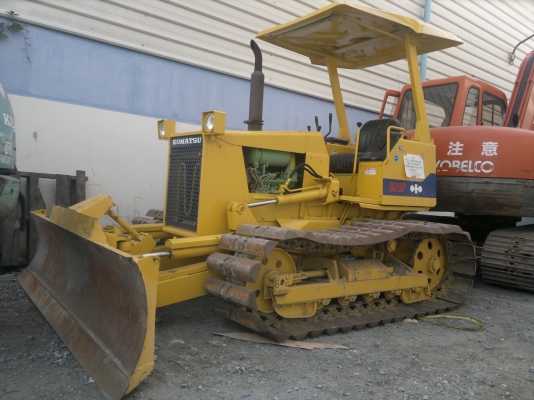 รถแทรกเตอร์ KOMATSU D20P-6 รถนอกนำเข้า สภาพดีมาก ใช้งานน้อย ติดต่อ มานะ 085-9049669