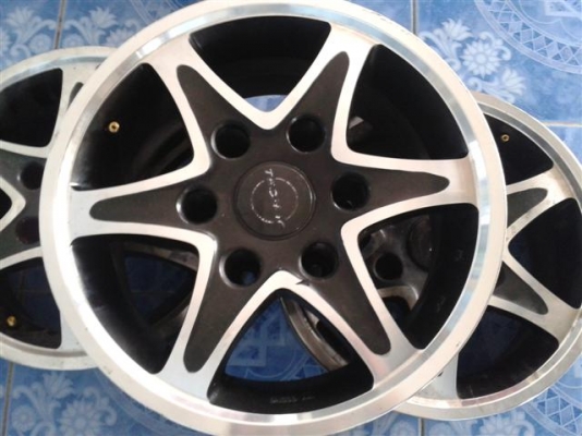 ขายล้อแม็กซ์ ขอบ 15 ออฟ ลบ 2 จำนวน 4 วง