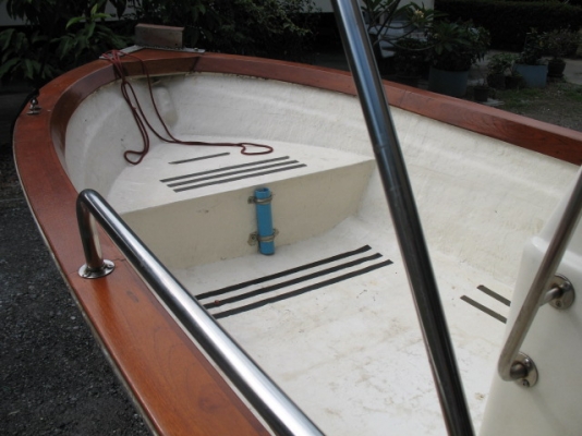 14 ฟุต -  / ขับเล่น / ชมวิว / ตกปลา ได้หมดครับ -------