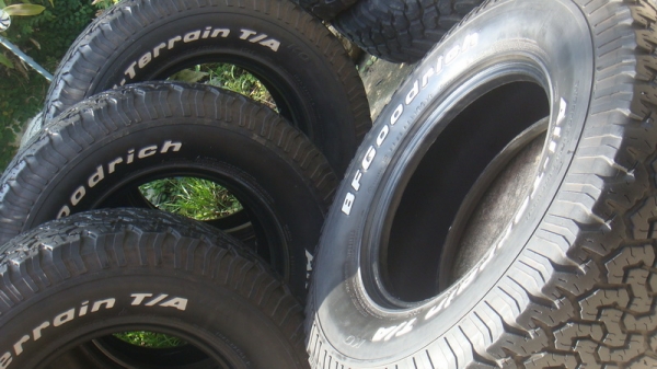 ขายยาง BF Goodrich Allterrain 265 75 r16