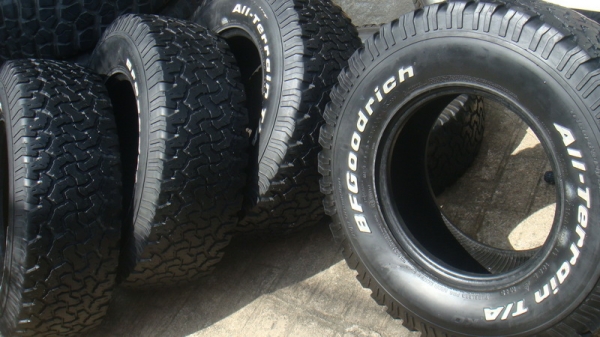 ขายยาง BF Goodrich All 31 10.5 R15  ปี08