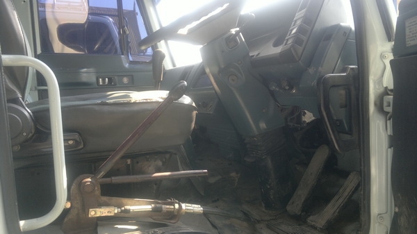 ขาย 10 ล้อดั้มนางฟ้า 195 แรง เพลาเดียว ครัชซีสวย ยางดี 10 เส้น