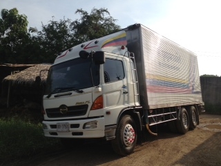 HINO MEGA  FL 220 hp ตู้บรรทุก รุจโอฬาร สภาพสวยพร้อมใช้งาน