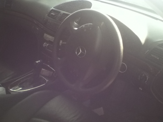 รถ MERCEDES BENZ รุ่น E220 CD I CLASSIC รถ MERCEDES BENZ รุ่น E220 CD I CLASSIC