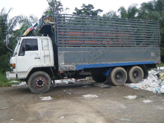 รถบรรทุก 10 ล้อกระบะรั้วไม้ ยี่ห้อ ISUZU รุ่น ROCKY  175 แรงม้า