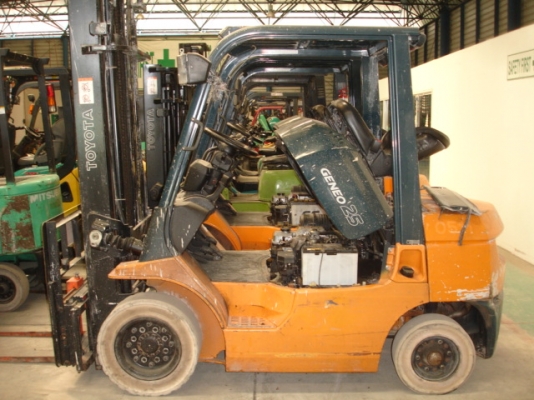 Toyota Forklift รุ่น 02-7FD25 เสาสูง 4 เมตรพร้อม side shift