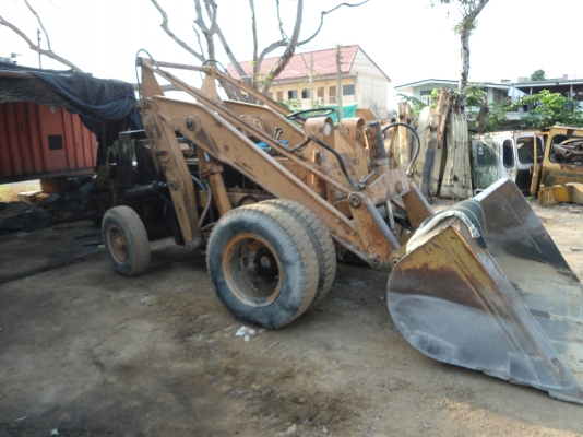 ขายรถตักSD20ขายตามสภาพ สนใจติดต่อ บอย 085-156-2314