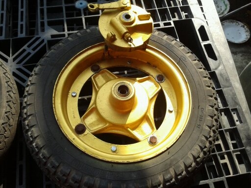 ล้อชาลีเดิม สภาพดีมียางนอกใน2500 ล้อชาลีเดิม สภาพดีมียางนอกใน2500