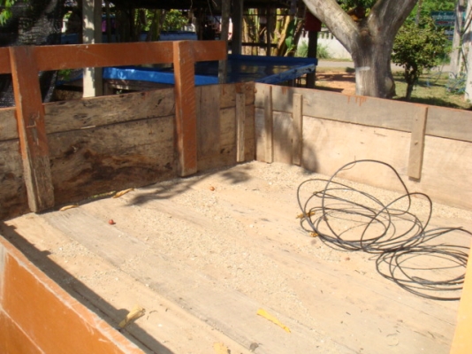 ดัทสัน 620 รุ่น4ขอ แต่วางกระบะไม้เปิดได้สามด้านภาษียังไม่ขาด