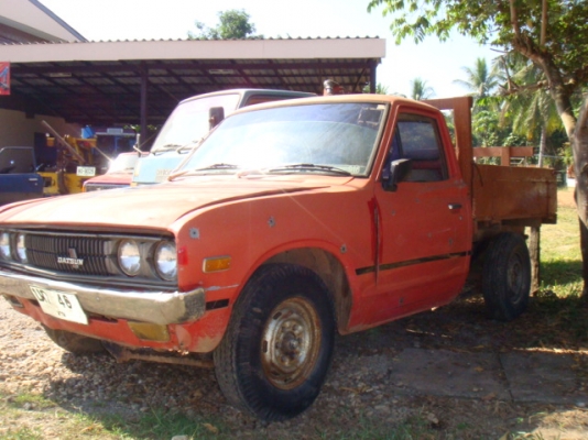 ดัทสัน 620 รุ่น4ขอ แต่วางกระบะไม้เปิดได้สามด้านภาษียังไม่ขาด