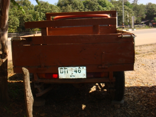 ดัทสัน 620 รุ่น4ขอ แต่วางกระบะไม้เปิดได้สามด้านภาษียังไม่ขาด