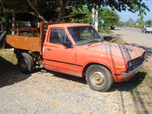 ดัทสัน 620 รุ่น4ขอ แต่วางกระบะไม้เปิดได้สามด้านภาษียังไม่ขาด