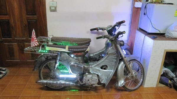 ด่วนๆลดๆปีใหม่เปิด27000บาท เอาแต่โครง23500บาท ขายชี102 งานตีเหล็กทั้งคันครับ เครื่องดรีมตัวใหม่มีเล่มทะเบียนไม่โอน รถสวยๆๆครับเครื่องผ่านร้อยเปอเซนต์สนใจมาลองขับดูครับ สนใจติดต่อ 0801696651 ส่งได้ทั่วไทย