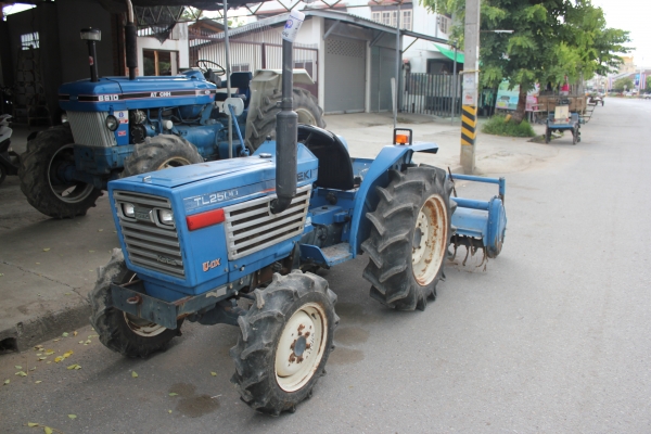 ขายรถไถนาiisaki. Tl2500dt พร้อมโรตารี เก่าญี่ปุ่นไม่เคยใช้งานในไทย