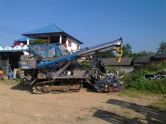 ขายด่วน..รถเกี่ยว ศักดิ์พัฒนา สภาพใหม่ ขนาดอุ้มข้าว 2.5   ตัน เกี่ยวข้าวได้ไว  ได้ข้าวเมล็ดสวย.