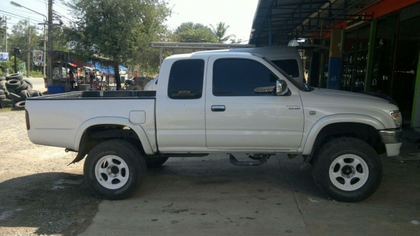 ขาย TOYOTA HILUX 3.0 4WD (เจ้าของขายเอง) ขาย TOYOTA HILUX 3.0 4WD (เจ้าของขายเอง)