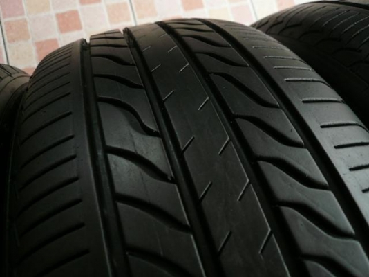 ขายยาง MICHELIN LC----205-55-16----ปี11 งามๆ (1ชุด)