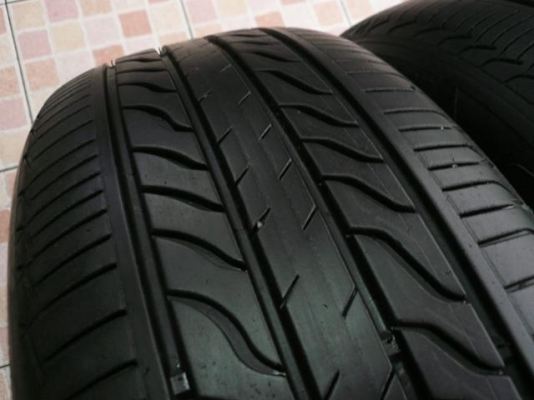 ขายยาง MICHELIN LC----215-55-16----ปี11 งามๆ (1คู่)
