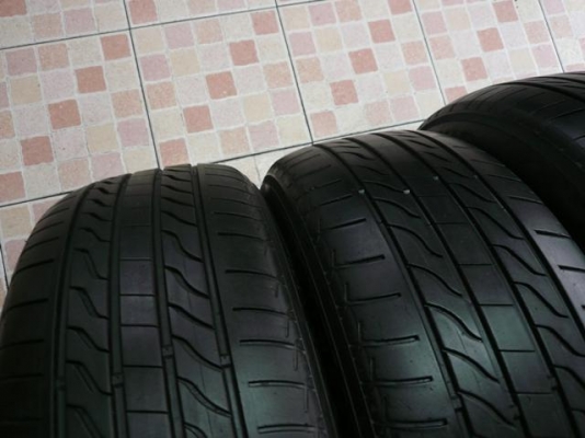 ขายยาง MICHELIN LC----215-60-16----ปี12 (1ชุด)