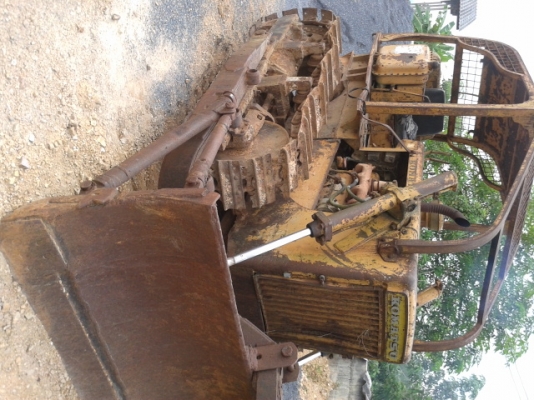 รถแทคเตอร์ โคมัสสุ  พร้อมใช้งาน