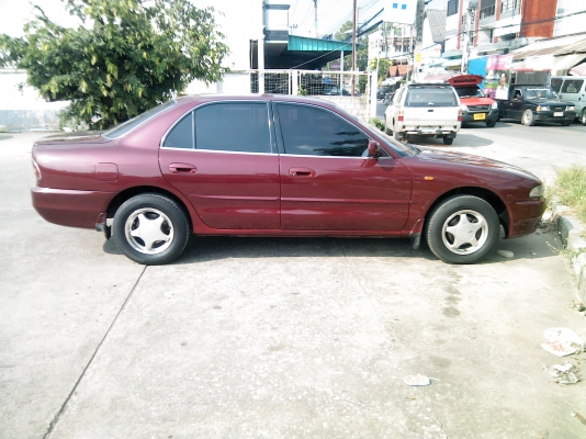 ขายรถเก๋ง Mitsubishi Ultima 2000 ccสีแดง ปี95