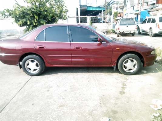 ขายรถเก๋ง Mitsubishi Ultima 2000 ccสีแดง ปี95