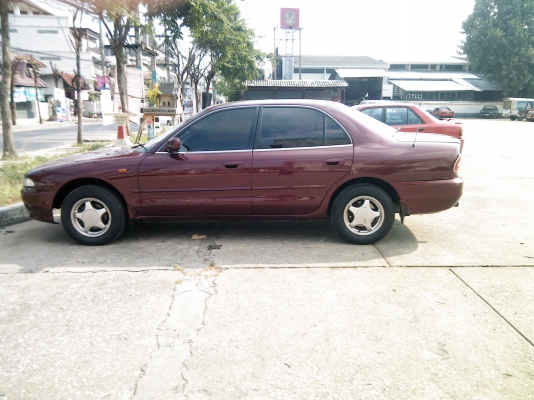 ขายรถเก๋ง Mitsubishi Ultima 2000 ccสีแดง ปี95