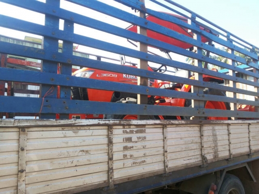 ปัญญาแทรคเตอร์มาแล้ว...จัดมาให้ คูโบต้า L3608 ทำงาน 940 ชม. ใบมีดคานล่าง พร้อมผาน6X22ตราช้าง