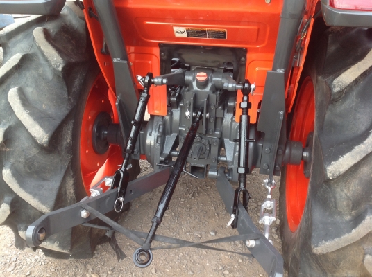 ปัญญาแทรคเตอร์มาแล้ว...จัดมาให้ คูโบต้า L3608 ทำงาน 940 ชม. ใบมีดคานล่าง พร้อมผาน6X22ตราช้าง