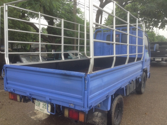 ISUZU หกล้อป้ายเล็กไม่ติดเวลา เครื่องดี. ซัซซี่สวย 375,000 ISUZU หกล้อป้ายเล็กไม่ติดเวลา เครื่องดี. ซัซซี่สวย 375,000