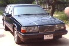 VOLVO 940 GL 2.4 AT ปี 34 รถสวยสีสันบางเดิมทั้งคันพร้อมใช้งาน ติดตั้งแก๊ส LPG ลงเล่มครบถูกต้อง เครื่องแห้งแรงดีไม่มีเยิ้ม ภายในเก๋งหรูหรา CD แอร์เย็น พ.เพาเวอร์ ก.ไฟฟ้า เบาะหนัง ช่วงล่างแน่น ยางสภาพดี 70\% พร้อมใช้งาน เอกสารทะเบียนภาษีครบพร้อมโอน ราคาต่อรอ