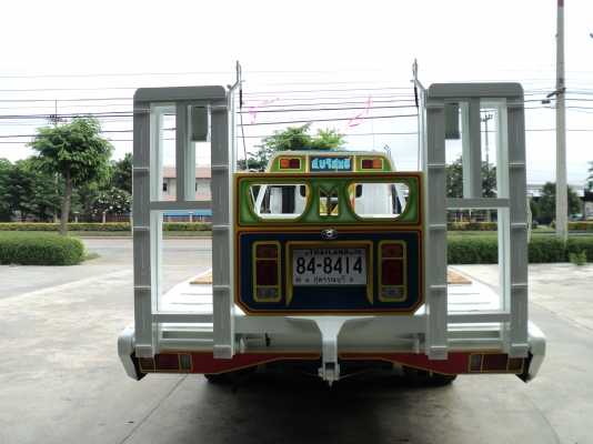 ศูนย์รวมรถสร้างประกอบ กระบะบรรทุกรถเกี่ยวข้าว รถตีดิน