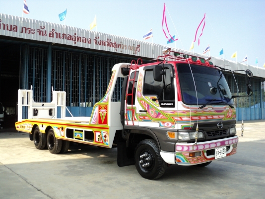 ศูนย์รวมรถสร้างประกอบ กระบะบรรทุกรถเกี่ยวข้าว รถตีดิน
