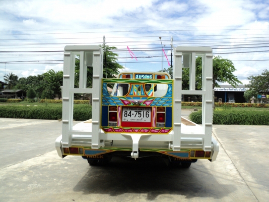 ศูนย์รวมรถสร้างประกอบ กระบะบรรทุกรถเกี่ยวข้าว รถตีดิน