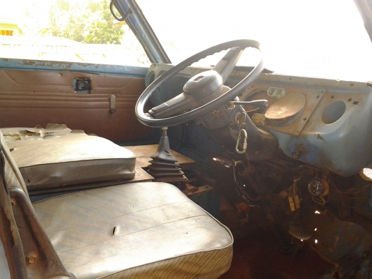 ISUZU ELF 88 รถดูดส้วม 4 ล้อครับ เครื่องลงเล่มแล้ว