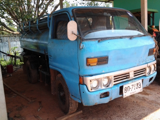 ISUZU ELF 88 รถดูดส้วม 4 ล้อครับ เครื่องลงเล่มแล้ว