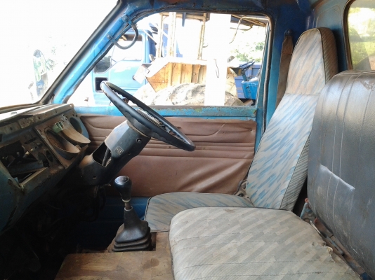 ISUZU ELF 88 รถดูดส้วม 4 ล้อครับ เครื่องลงเล่มแล้ว