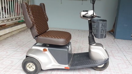 ขายด่วนรถไฟฟ้า  4 ล้อ NAIS เพิ่งมาจากญี่ปุ่น