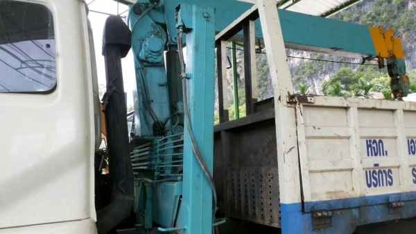 ขายรถ 6 ล้อใหญ่กระบะคาร์โก้ติดเครน 5 ตัน NISSAN UD 220 แรงม้าเทอร์โบ ติดเครน TANADO 5 ตัน ราคา 930000