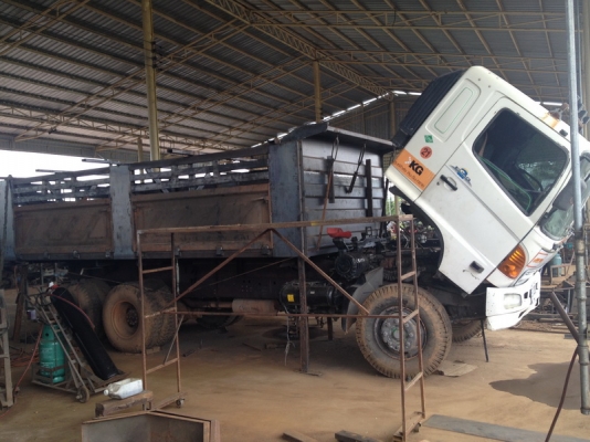 รีบๆเลยครับคันนี้กำลังทำกระบะรถห้างเดิมๆ HINO MEGA เครื่อง JO8C เทอร์โบ กระบะดั้มดินกำลังเก็บงานรีบๆเลยครับ รีบๆเลยครับคันนี้กำลังทำกระบะรถห้างเดิมๆ HINO MEGA เครื่อง JO8C เทอร์โบ กระบะดั้มดินกำลังเก็บงานรีบๆเลยครับ