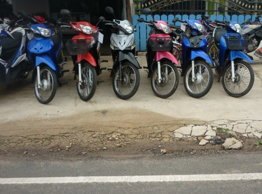 ขายเวฟ 100    ทั้งหมด5คัน ยกหมด  คันละ16500   บาท