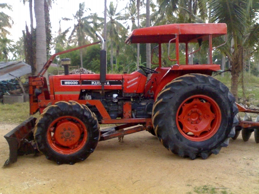 คูโบต้า M8030 4WD