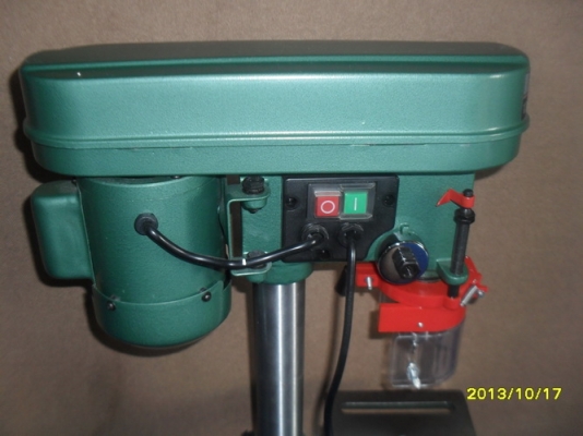 เครื่องสว่านแท่นมอเตอร์ ขนาด1/4 แรงม้า ใช้ได้ถึง 13 มิล ปรับความเร็วได้ 5 SPEED เสียงเงียบ