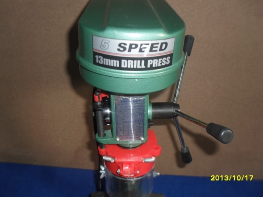 เครื่องสว่านแท่นมอเตอร์ ขนาด1/4 แรงม้า ใช้ได้ถึง 13 มิล ปรับความเร็วได้ 5 SPEED เสียงเงียบ